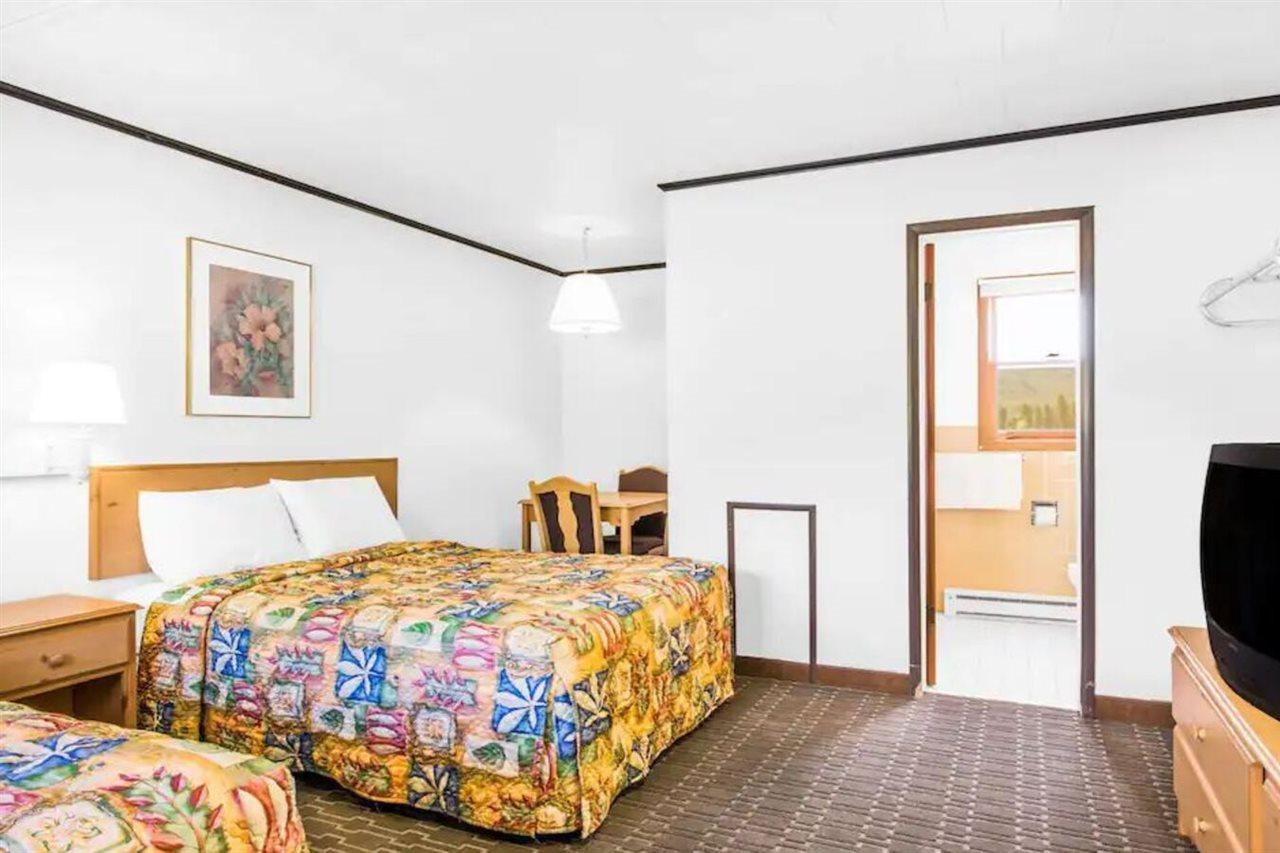 Knights Inn Pine Grove Pine Grove  Экстерьер фото