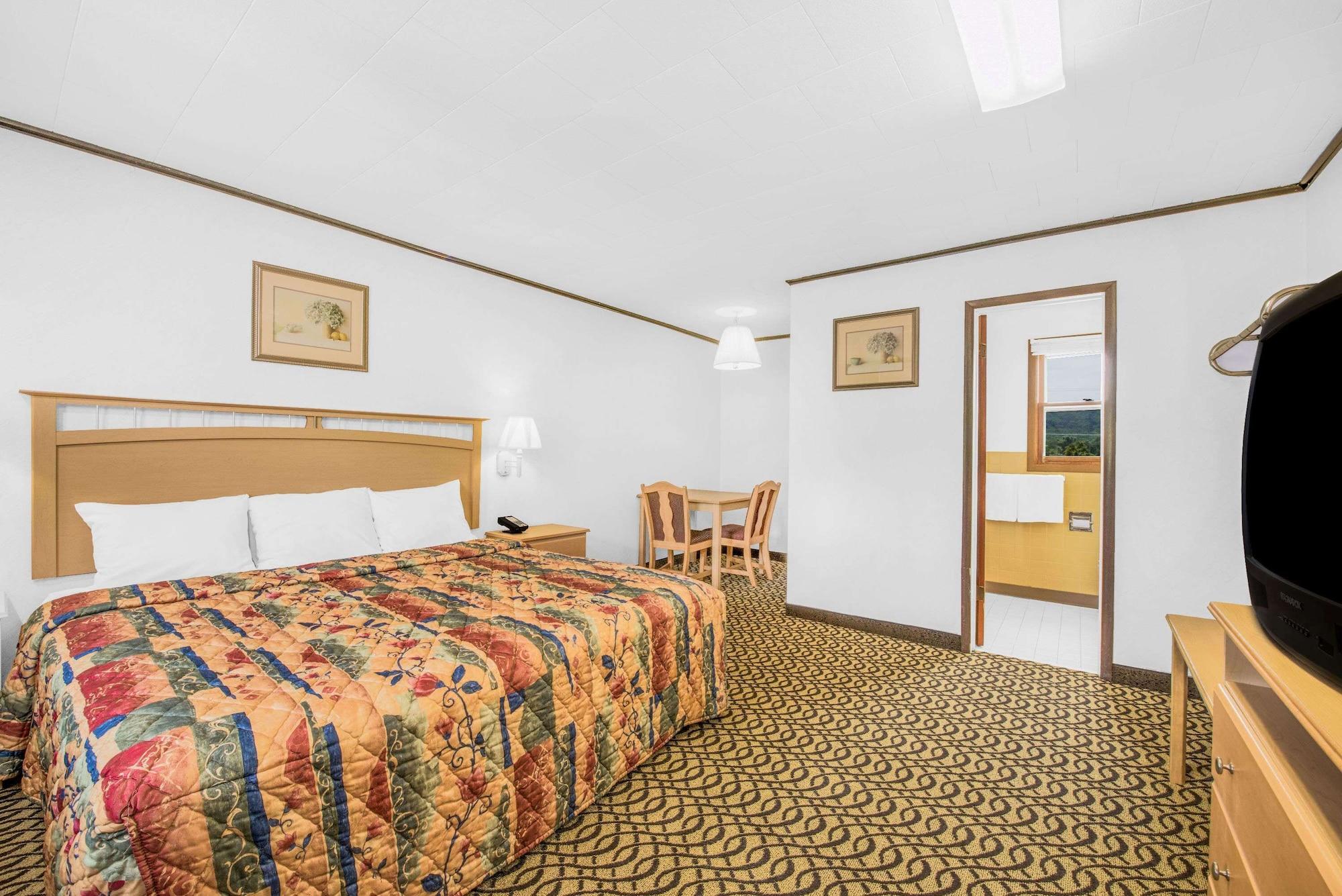 Knights Inn Pine Grove Pine Grove  Экстерьер фото