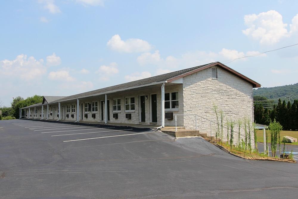 Knights Inn Pine Grove Pine Grove  Экстерьер фото