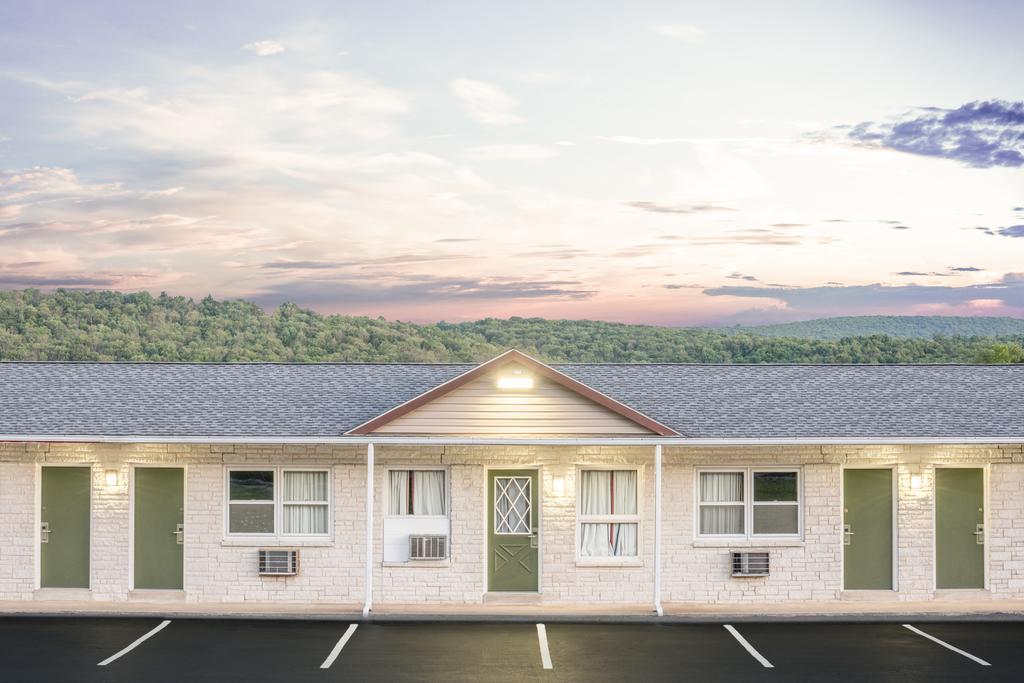 Knights Inn Pine Grove Pine Grove  Экстерьер фото