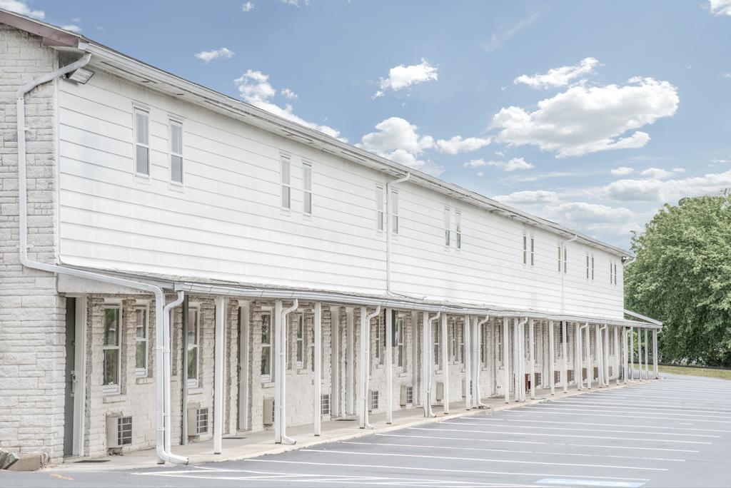 Knights Inn Pine Grove Pine Grove  Экстерьер фото