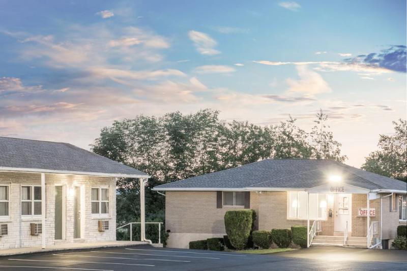Knights Inn Pine Grove Pine Grove  Экстерьер фото